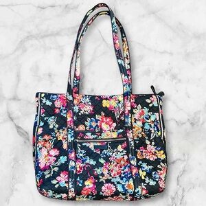 Very Bradley large floral weekend tote Euc